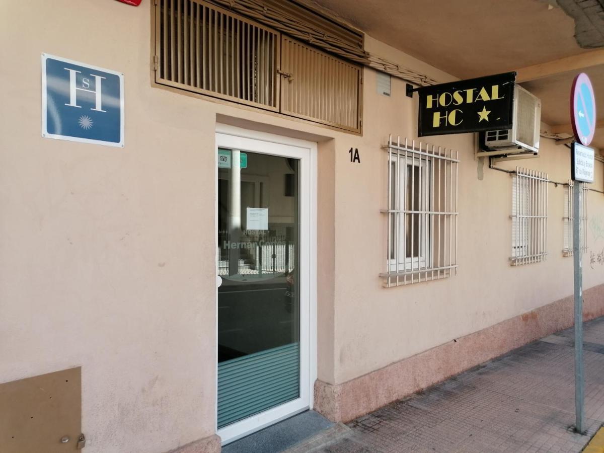 Hostal Hernan Cortes Caces Exterior foto