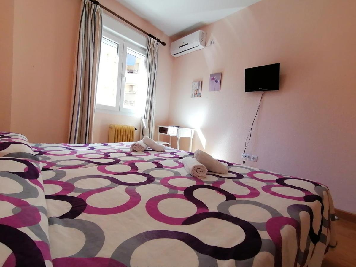 Hostal Hernan Cortes Caces Exterior foto